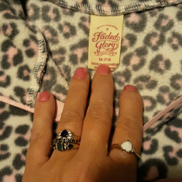 🐆Girls pullover top🐆 - Picture 2 of 4